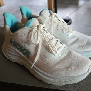 Hoka Women's Clifton 10